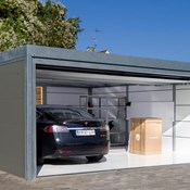 Garage Modell KUBIC mit Geräteraum, Sektionaltor und Verkleidung aus Isopaneel